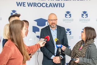 Lekarze z Wrocławia o tym, jak uchronić się przed świąteczną wizytą na SOR