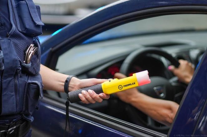 Zatrzymana przez ... kolegów po fachu. Policjantka z Ostrzeszowa złapana na jeździe po alkoholu