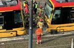 Zderzenie dwóch tramwajów w Warszawie. Wiele osób rannych