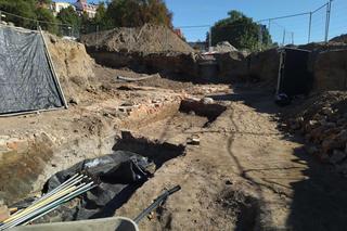 Niezwykłe odkrycia na Bulwarze Filadelfijskim w Toruniu. Zdjęcia z terenu prac