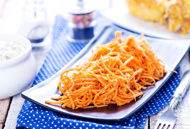 Wyrazista surówka z marchewki z chrzanem