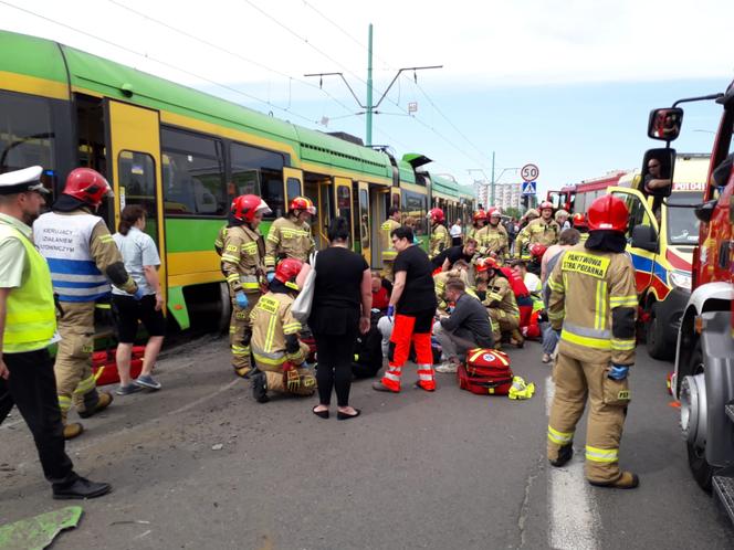 Zderzenie tramwajów w Poznaniu! Kilkanaście osób zostało rannych!