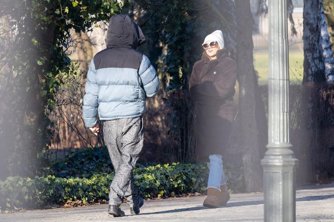 Agnieszka Kaczorowska i Marcin Rogacewicz  na spacerze