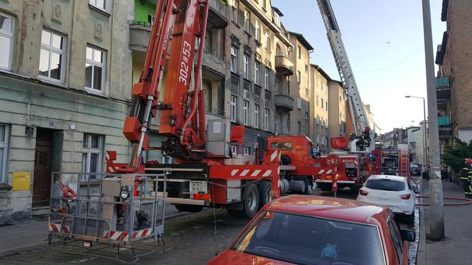 Pożar w kamienicy przy ulicy Kościuszki w Grudziądzu. Paliło się poddasze budynku