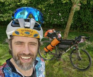 Kamil Lemieszewski: Znany aktor pedałował w majówkę ponad 300 km, żeby pomóc dzieciakom!