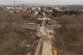 Turcy zbudowali most dla powodzian