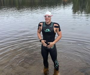 Damian Błaszczyk przez 44 godziny przepłynął 100 km pod zalewie Bojary pod Biłgorajem, kwestując w ten sposób dla 12-letniego ciężko chorego Adasia
