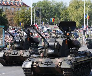 Defilada wojskowa 15 sierpnia w Warszawie