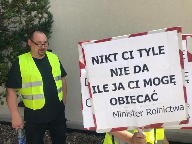 Protest pracowników Inspekcji Weterynaryjnej we Wrocławiu