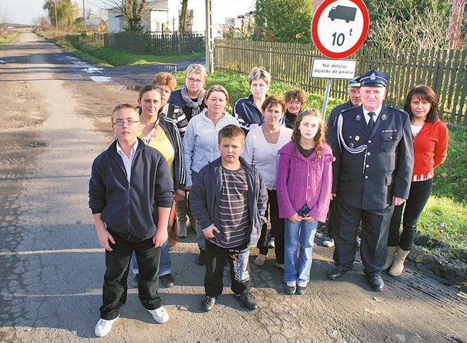 Budowlańcy zniszczyli nam drogę