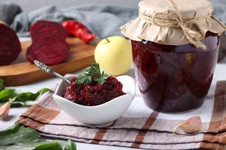 Ukraińska ikra z buraków i jabłek na zimę: smaczny dodatek do obiadu