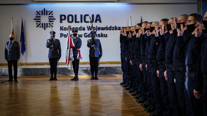 Pomorskie. Ślubowanie nowo przyjętych policjantów