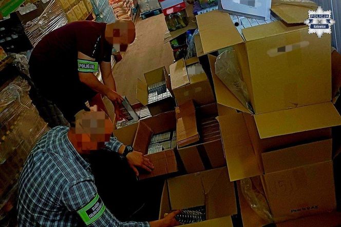Nielegalny alkohol i papierosy w sklepie w Katowicach. Zabezpieczono kontrabandę wartą blisko 160 tys. zł