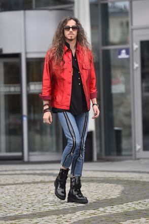 Michał Szpak w damskich butach
