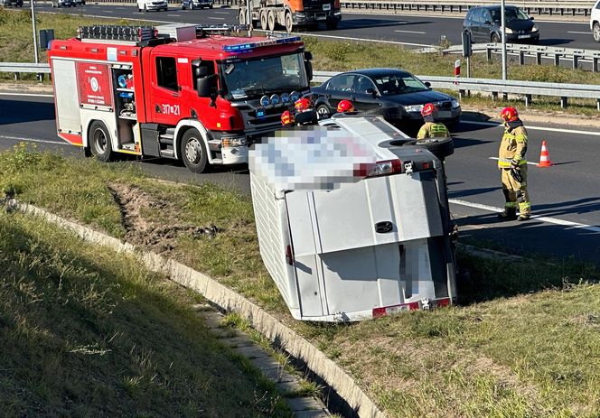 Wypadki z furgonetkami przy lotnisku i na S8