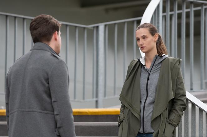 Na Wspólnej, odcinek 3110. Magda (Natalia Klepacka), Michel (Mariusz Ochociński)