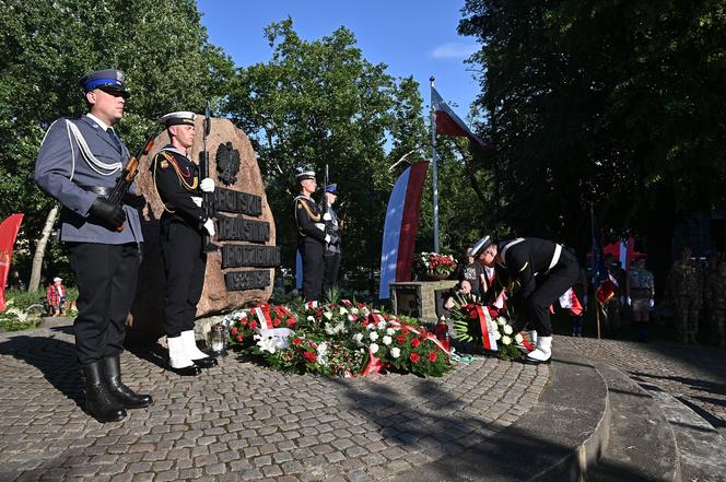 Godzina "W" w Gdańsku. Mieszkańcy upamiętnili pamięć o Powstańcach