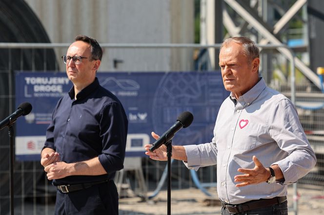 Donald Tusk w Męcinie. Premier odwiedził budowę największego tunelu kolejowego w Polsce