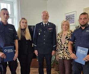 Pęknięta rura i dramat lokatorek. Dzielnicowi pokazali, jak wygląda prawdziwa pomoc