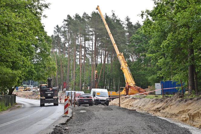 Budowa torowiska tramwajowego, ścieżki rowerowej i prace sieciowe - tak wygląda krajobraz w rejonie Węzła Głębokie w Szczecinie