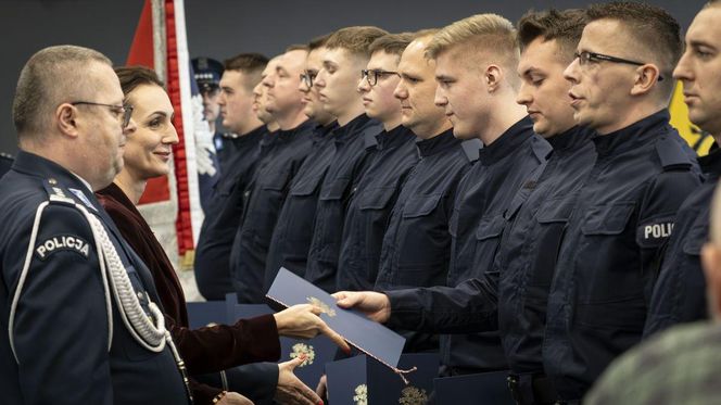 Gdańsk ma nowych policjantów. Złożyli ślubowanie [GALERIA]