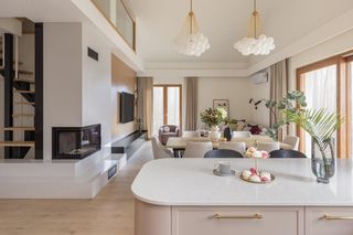 Tym domem zawładnął jeden kolor! Ostatnio jest niezwykle modny!