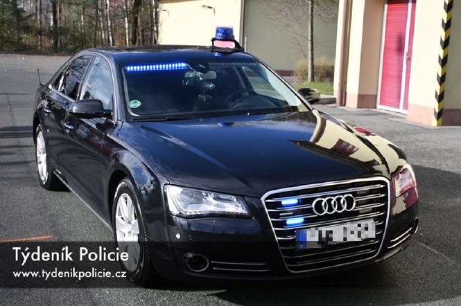 Audi A8 we flocie czeskiej Policji Autostradowej