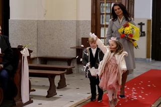 M jak miłość, odc. 1505. Aleksandra (Małgorzata Pieczyńska), Szymek (Staś Szczypiński), Maja (Laura Jankowska)