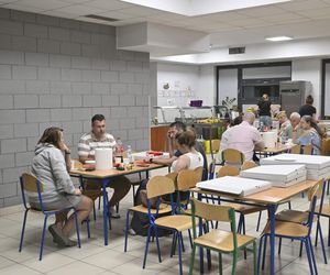 Pożar w Ząbkach. Wielkie poruszenie! Ludzie z całego miasta ruszyli z pomocą