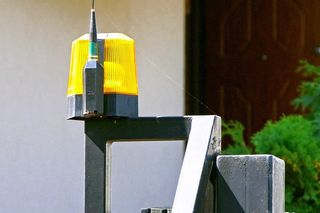 Klej do metalu. Preparaty w tubce do łączenia metali ze sobą i z innymi materiałami
