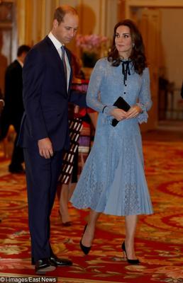 Kate Middleton w trzeciej ciąży. Pierwsze publiczne wyjście księżnej. Widać brzuszek?