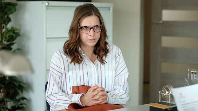 BrzydUla 2, odcinek 46 - opis, streszczenie: Ula na spotkaniu z adwokatem Marka dowiaduje się o zarzutach wobec męża - ZWIASTUN