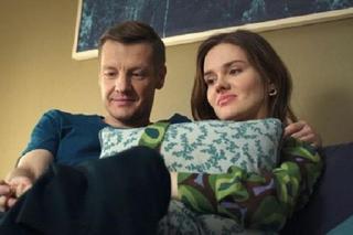 M jak miłość odc. 1735 po wakacjach. Franka (Dominika Kachlik), Paweł (Rafał Mroczek)
