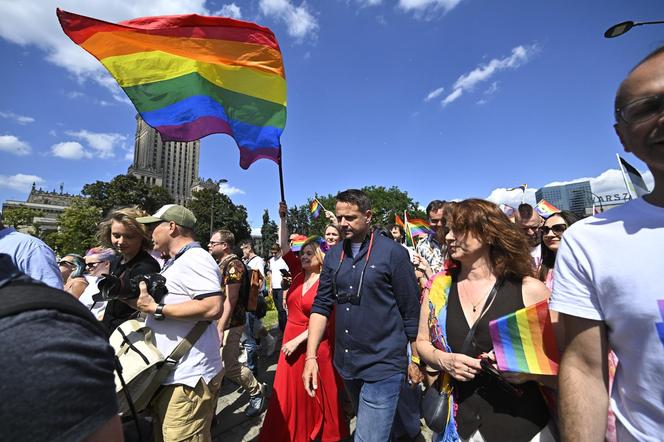 Parada Równości przeszła ulicami Warszawy. Tłumy uczestników