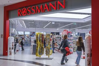 - 20% na wszystkie marki własne w Rossmann. Kultowe kosmetyki w świetnych cenach 