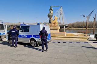 Zniszczyły pomnik Syrenki. Ich odpowiedź szokuje: „Nie chciałyśmy”. Urzędnicy planują czyszczenie monumentu