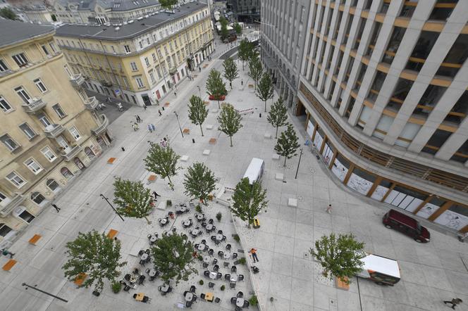 Czy Plac Pięciu Rogów pomoże ożywić okolicę? Pustostany w centrum Warszawy