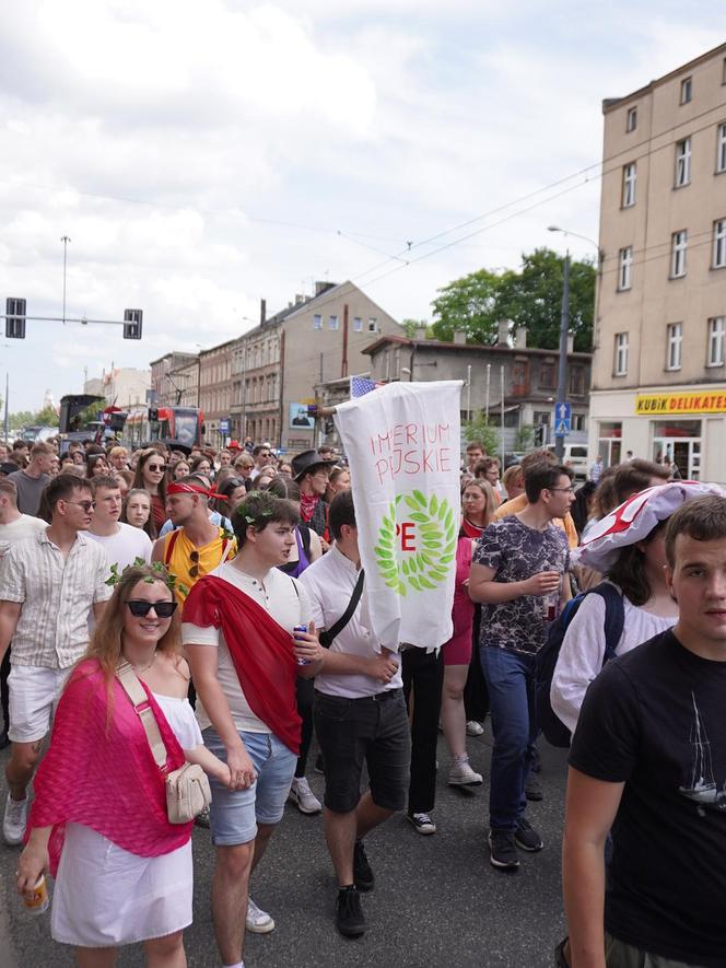 Juwenalia Śląskie 2024. Korowód przeszedł ulicami Katowic. Studenci mają klucze do miasta