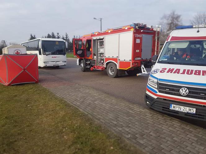 Płońsk: Zagadkowa ŚMIERĆ mężczyzny przed kościołem! "Niewykluczony udział osób trzecich" [ZDJĘCIA]