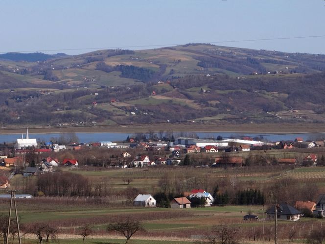 To jedna z najpiękniejszych małopolskich wsi. Kiedyś mieszkał w niej święty pustelnik