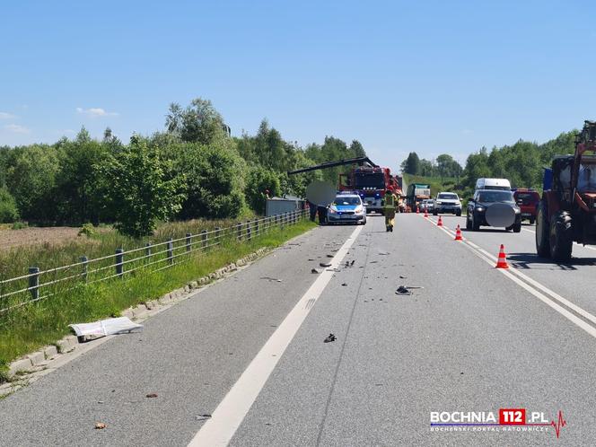 Śmiertelny wypadek pod Bochnią. Nie żyje kierowca ciężarówki