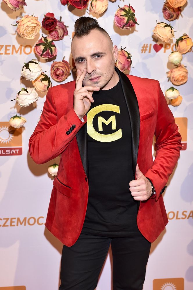 Czadoman pod ołtarzem na Boże Ciało