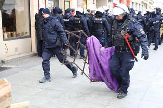 Protest Agrounii na warszawskim Nowym Świecie.