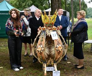 Dożynki wojewódzkie w Olsztynku 2024. Tłumy na wydarzeniu. „To był trudny rok” [ZDJĘCIA]