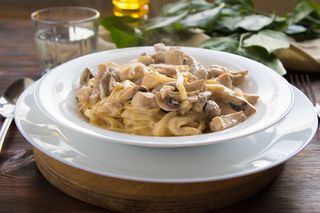 Makaron z pieczarkami i ricottą - pyszne danie w 15 minut