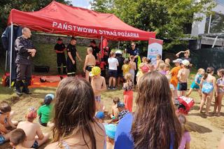 Policja i Straż Pożarna przypominały jak bezpiecznie spędzać wakacje nad Jeziorakiem