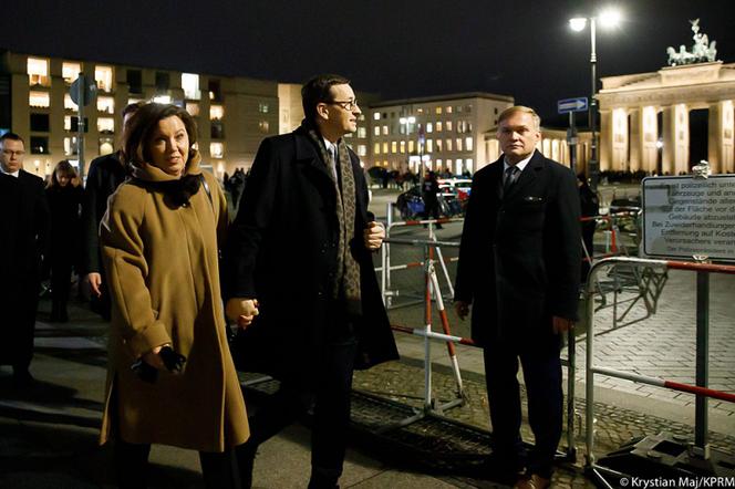 Premier dziękuje żonie.