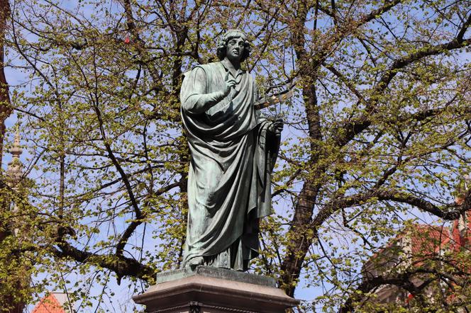 QUIZ. Mikołaj Kopernik i jego historia. Co wiesz o słynnym astronomie?
