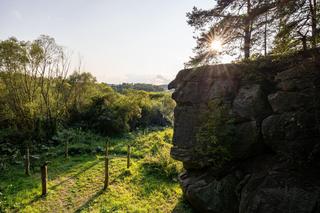 Tajemnicze miejsce na mapie Małopolski. Skamieniałe Miasto w górach 