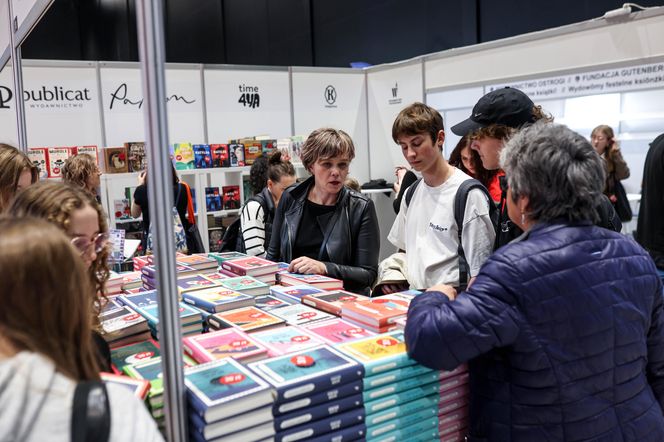 Targi Książki w Katowicach to okazja do zdobycia autografów pisarzy